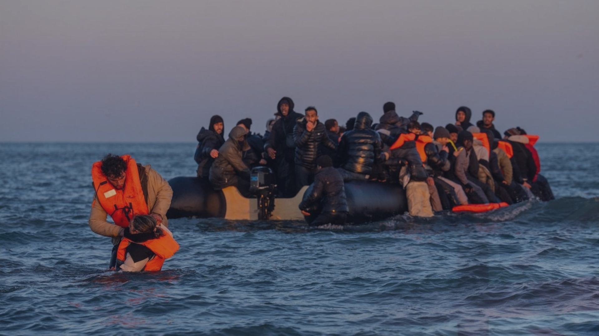 immingrants in life boats